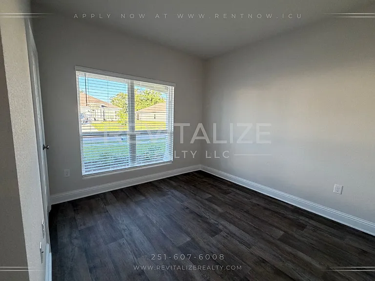 14901 Dayton Cir — Photo 11