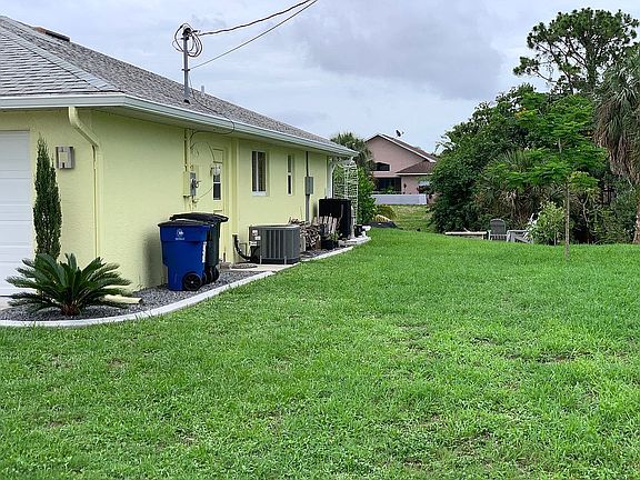 2nd image of 905 Iris Dr