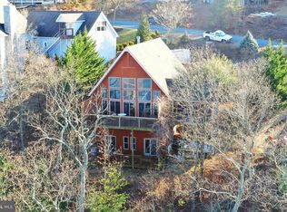 102 Waterside Ln, Cross Junction, VA 22625