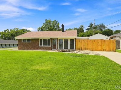 454 Sylvan Springs Rd, Saint Louis, MO, 63125