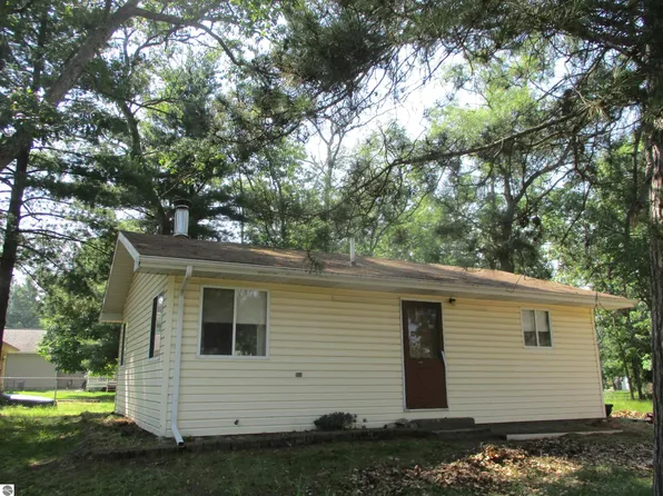 1639 Pontiac Trl, West Branch, MI 48661