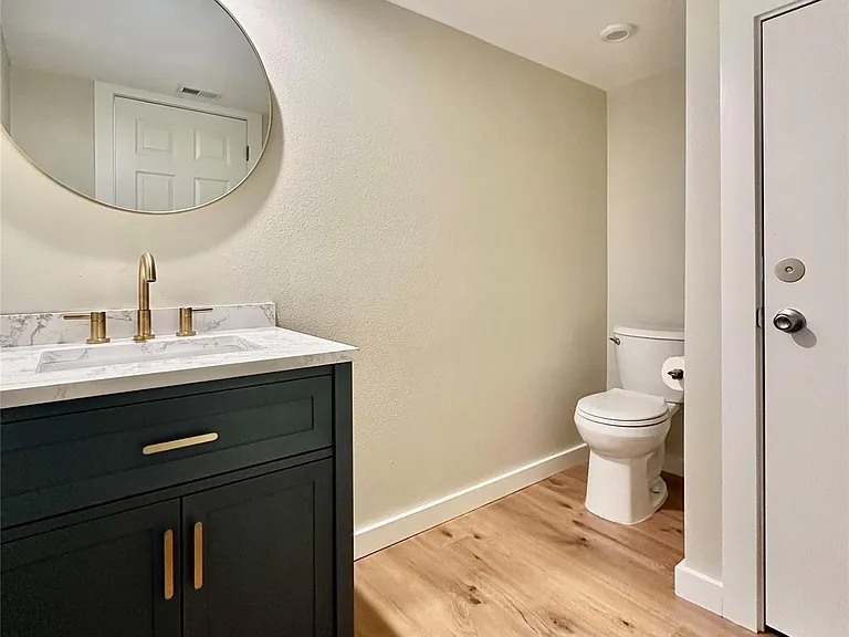 8111 Middle Ct — Photo 16