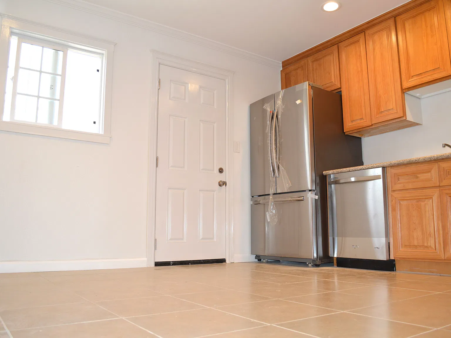 3 bed, 1400 sqft, $3,700 — Photo 1