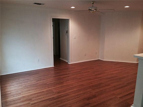 5th image of 1602 W Hunt St