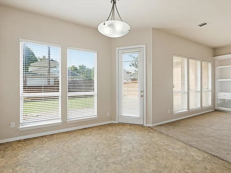 944 Hedgcoxe Rd — Photo 13