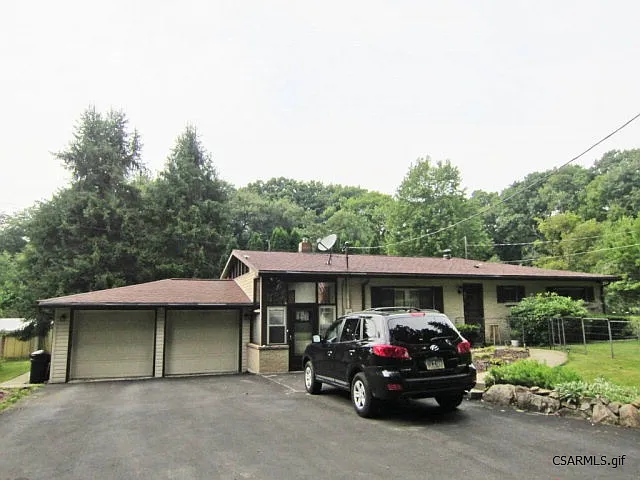102 Levi Ln photo 1