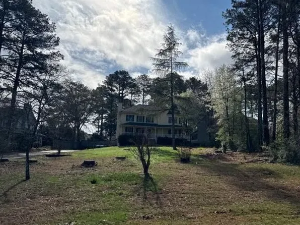 1298 Highpoint Rd, Snellville, GA 30078