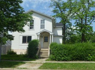 425 N Hickory St, Joliet, IL 60435