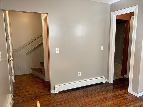5th image of 81 Sheldon St #R
