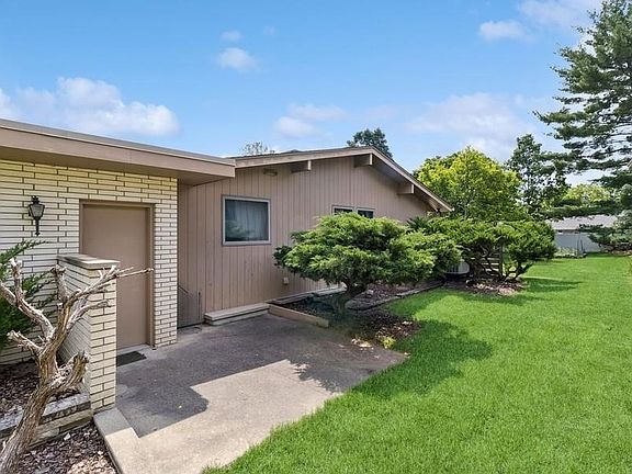 2nd image of 2110 Ashmore Dr