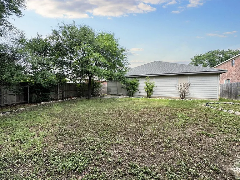 2103 Preakness Ln — Photo 23