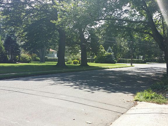 Woodgate Ave, from driveway