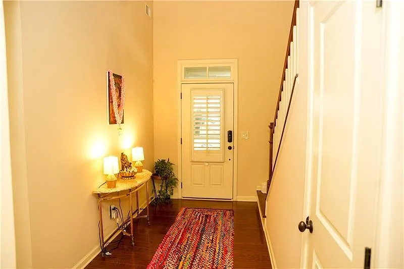4 bed, 4.0 bath, 2601 sqft, $3,000 — Photo 4