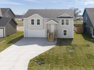 1010 2nd St, Perry, KS 66073