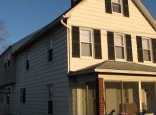 24 Embroidery St, Sayreville, NJ 08872