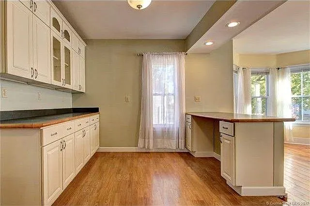 290 W Main St — Photo 20