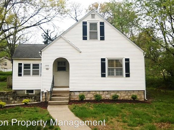 2nd image of 1016 Columbia Ave