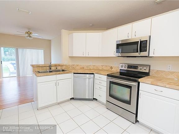 5th image of 6302 NW 38th Dr