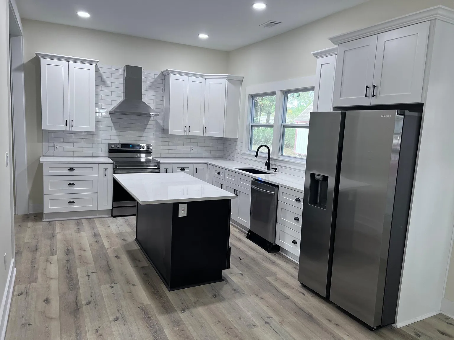 3 bed, 2.5 bath, 1850 sqft, $2,300 — Photo 4
