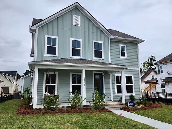 2nd image of 2428 Havana St