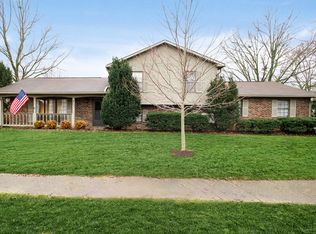 621 Colbarn Dr, Fishers, IN 46038