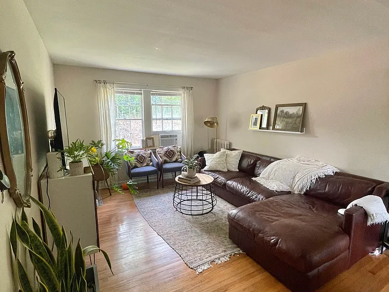 2838 Thornhill Rd — Photo 3