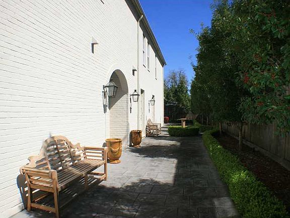 3rd image of 261 Metairie Heights Ave