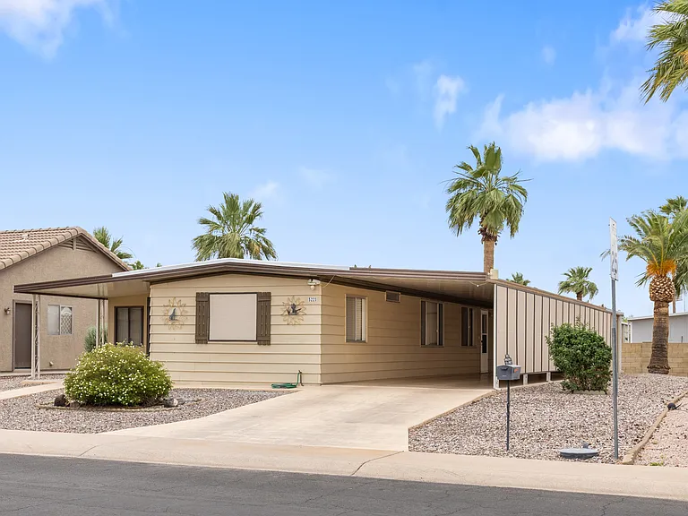 5223 E Lindstrom Ln — Photo 27