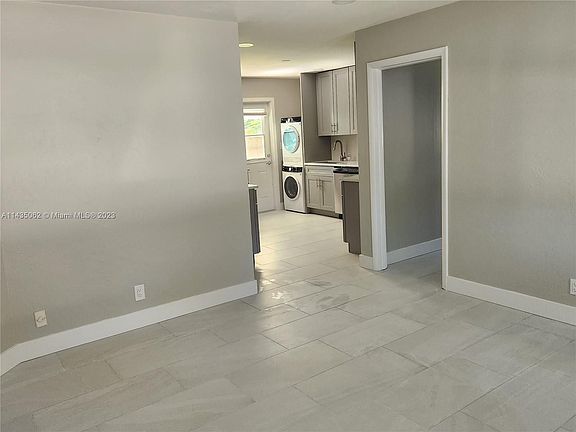 3rd image of 921 Burch Dr #921