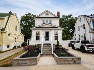 27 Avondale Street, Valley Stream, NY 11581