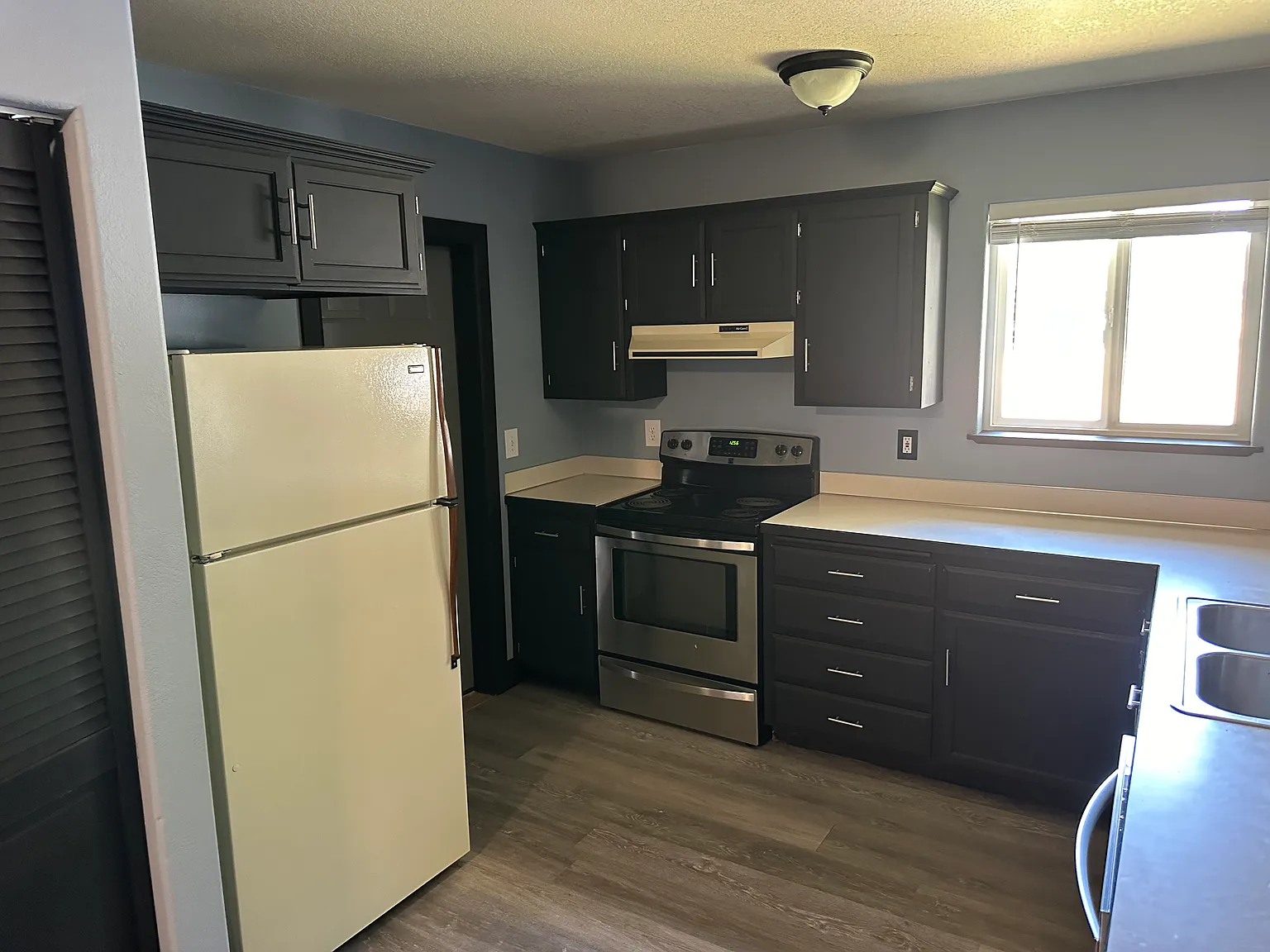 2 bed, 1176 sqft, $2,000 — Photo 2