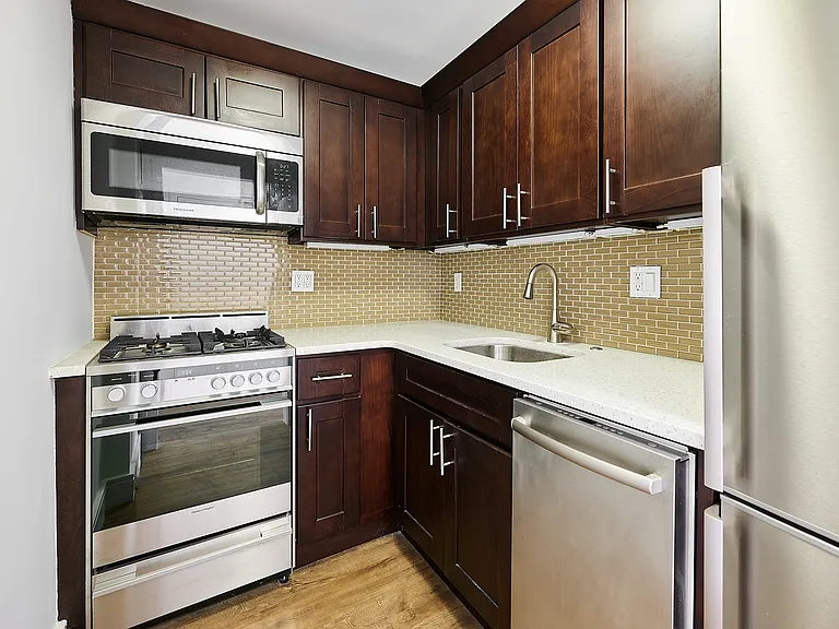 225 E 63rd St #8G — Photo 4