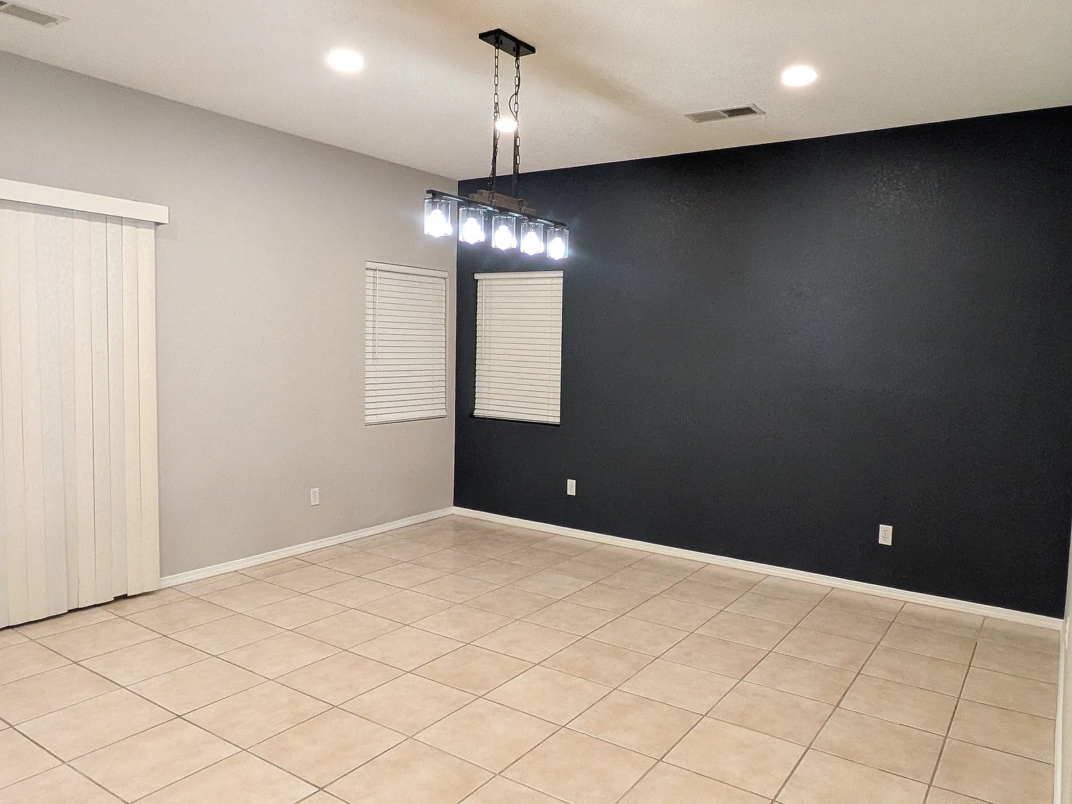 4 bed, 2.5 bath, 2119 sqft, $2,950 — Photo 3