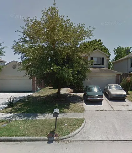 906 Oak West - 1 — Photo 1