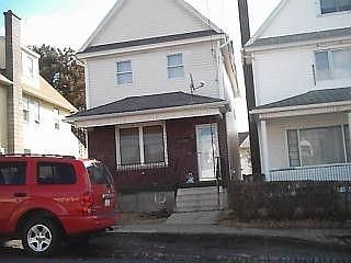 5th image of 629 Stafford Ave #L10