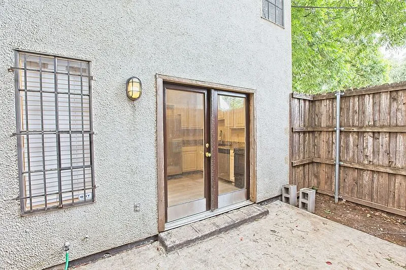 2 bed, 1.5 bath, 948 sqft, $1,500 — Photo 3