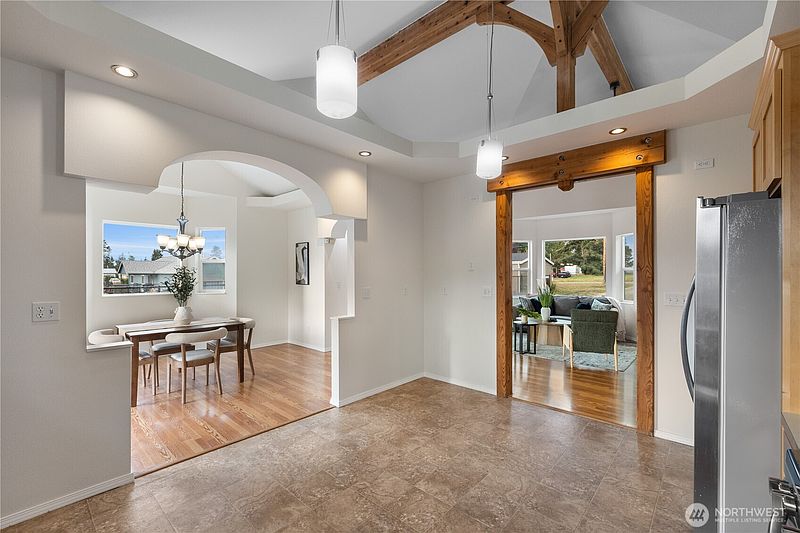 4th image of 930 Donald Avenue