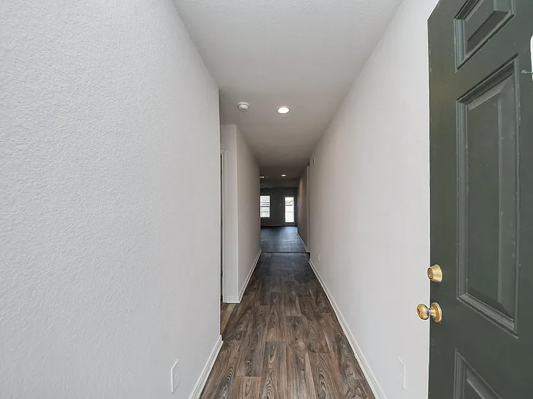 164 Goldenrod — Photo 33