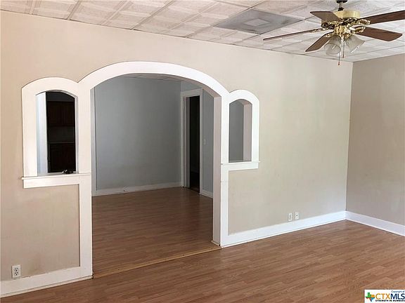 4th image of 1312 Academy St