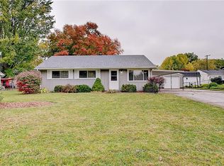 960 Rolling Hill Rd, Greenwood, IN 46142
