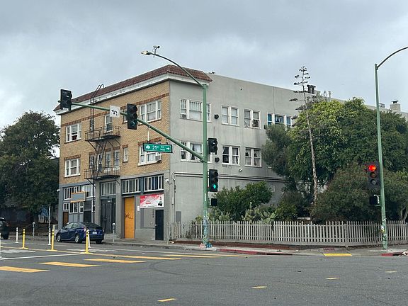 3rd image of 2044-2046 International Blvd #21