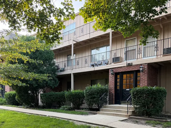 2404 Algonquin Rd Unit 5, Rolling Meadows, IL 60008