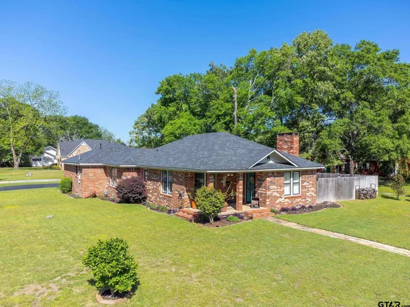 702 Mitchell St, Gilmer, TX 75644