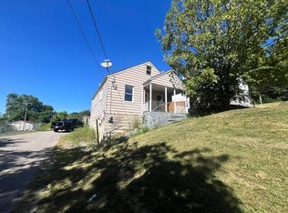 1018 Legion Dr, Saint Albans, WV