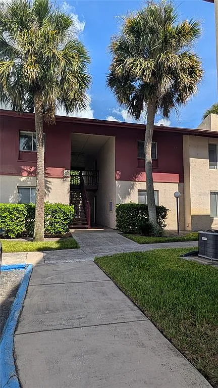 2 bed, 2.0 bath, 1077 sqft, $2,000 — Photo 1
