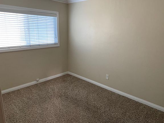 5th image of 4660.5 Hamilton St #4660.5