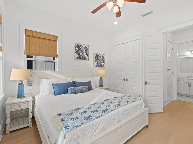 49 Seaboard Ln — Photo 33
