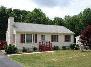 15 Glendale Rd, Oakdale, CT 06370