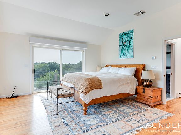 3rd image of 30 Fairlawn Dr