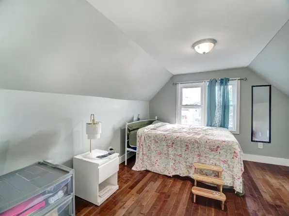 224 Freeman Avenue image 11 of 26